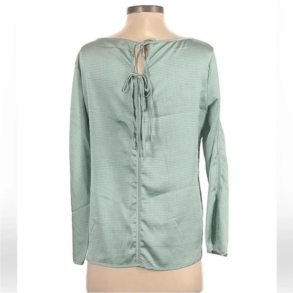 Banana Republic | Vintage Vibes | Blouse - Picture 2 of 2